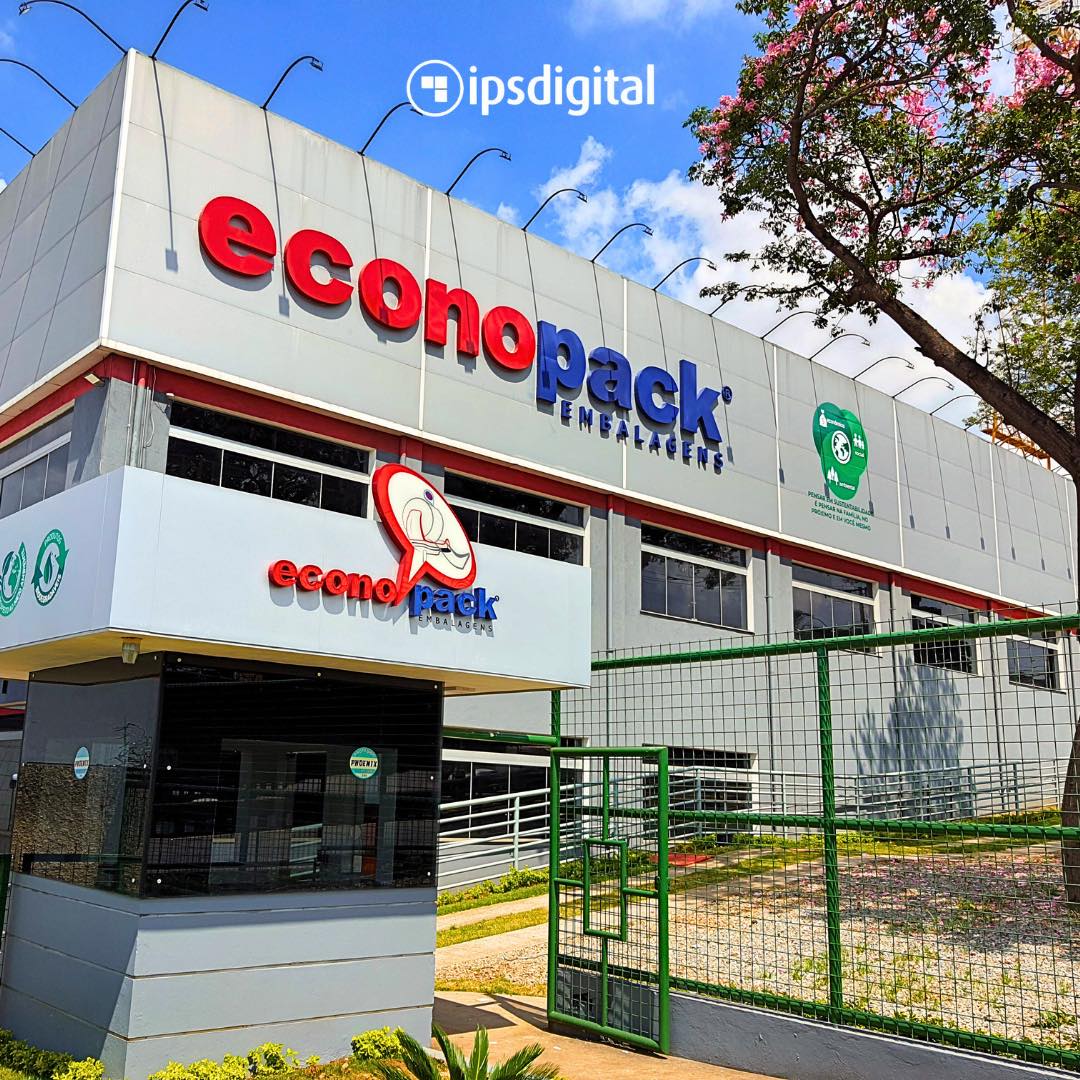 Fachada da Econopack Embalagens com letra caixa vermelha e azul